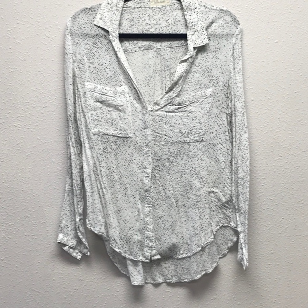 Bella Dahl Silver Graphic Long Sleeve Button Down Shirt